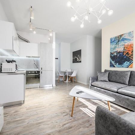 Miku Apartment-Modernly Designed Downtown ティラナ エクステリア 写真