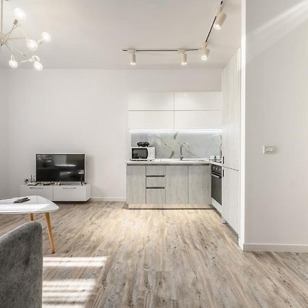 Miku Apartment-Modernly Designed Downtown ティラナ エクステリア 写真