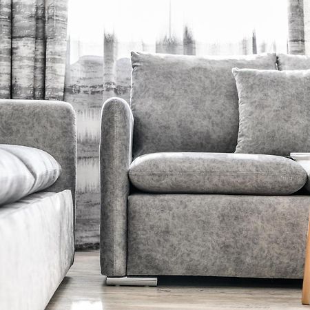 Miku Apartment-Modernly Designed Downtown ティラナ エクステリア 写真
