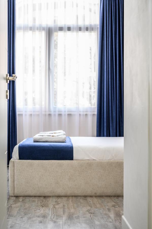 Miku Apartment-Modernly Designed Downtown ティラナ エクステリア 写真