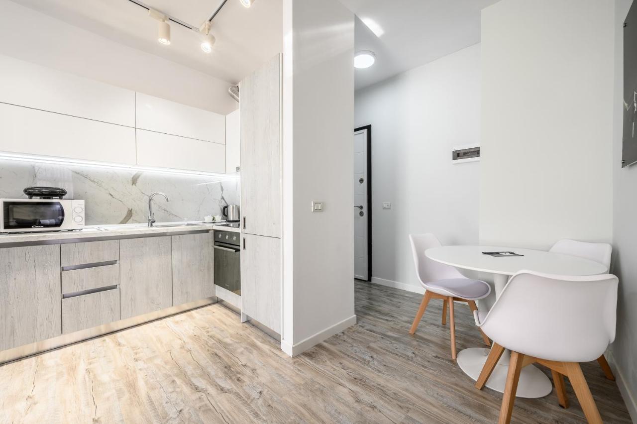 Miku Apartment-Modernly Designed Downtown ティラナ エクステリア 写真