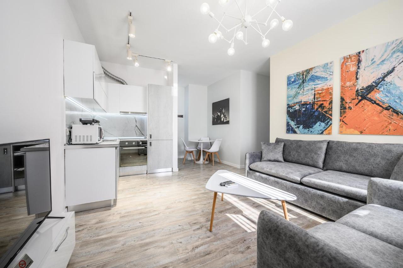 Miku Apartment-Modernly Designed Downtown ティラナ エクステリア 写真