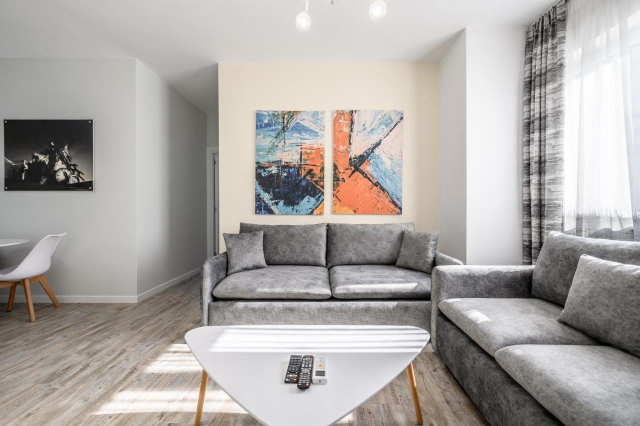 Miku Apartment-Modernly Designed Downtown ティラナ エクステリア 写真